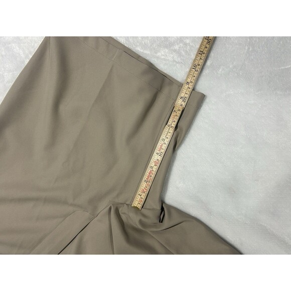 Peter Millar Crown Sport Golf Shorts Mens Size 36x8 Khaki Beige Indian Head Logo - Picture 7 of 8